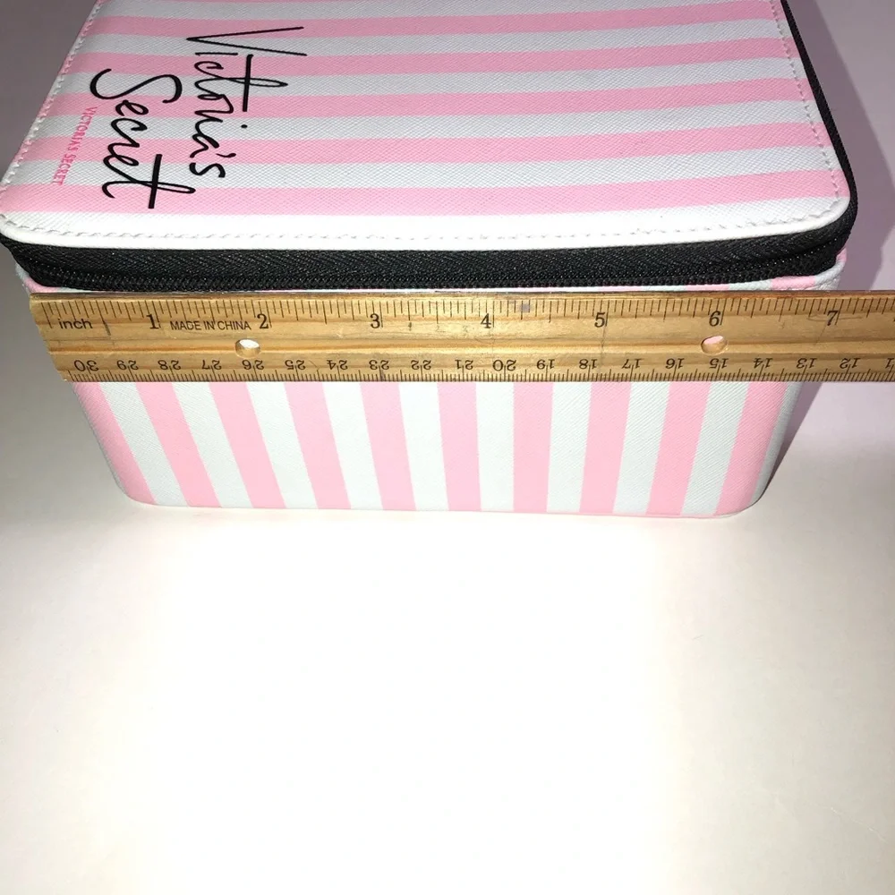 Victoria’s Secret Makeup Train Case in Iconic Stripe, Organizer, like new